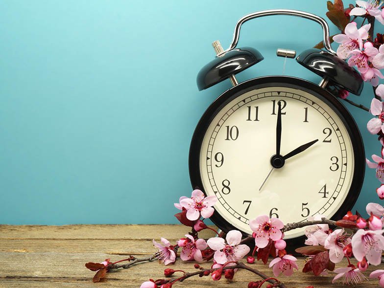 Alarm clock with springtime flowers
