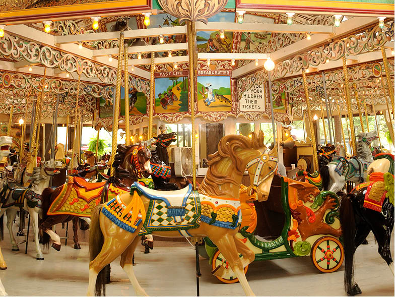 knoebels-amusement-park-gold-carousel