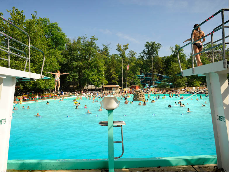 knoebels-amusement-park-swimming-pool