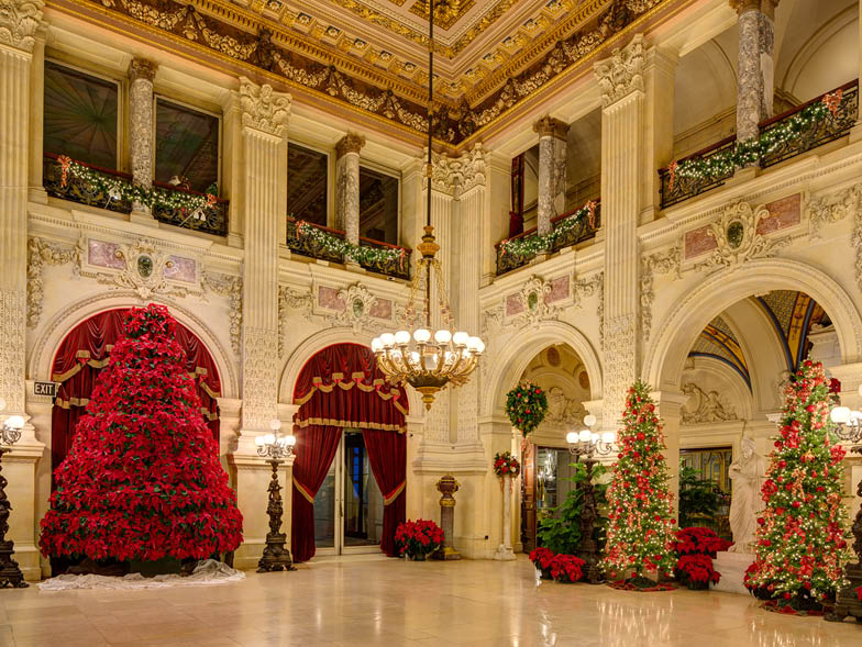 great-hall-decorated-for-christmas
