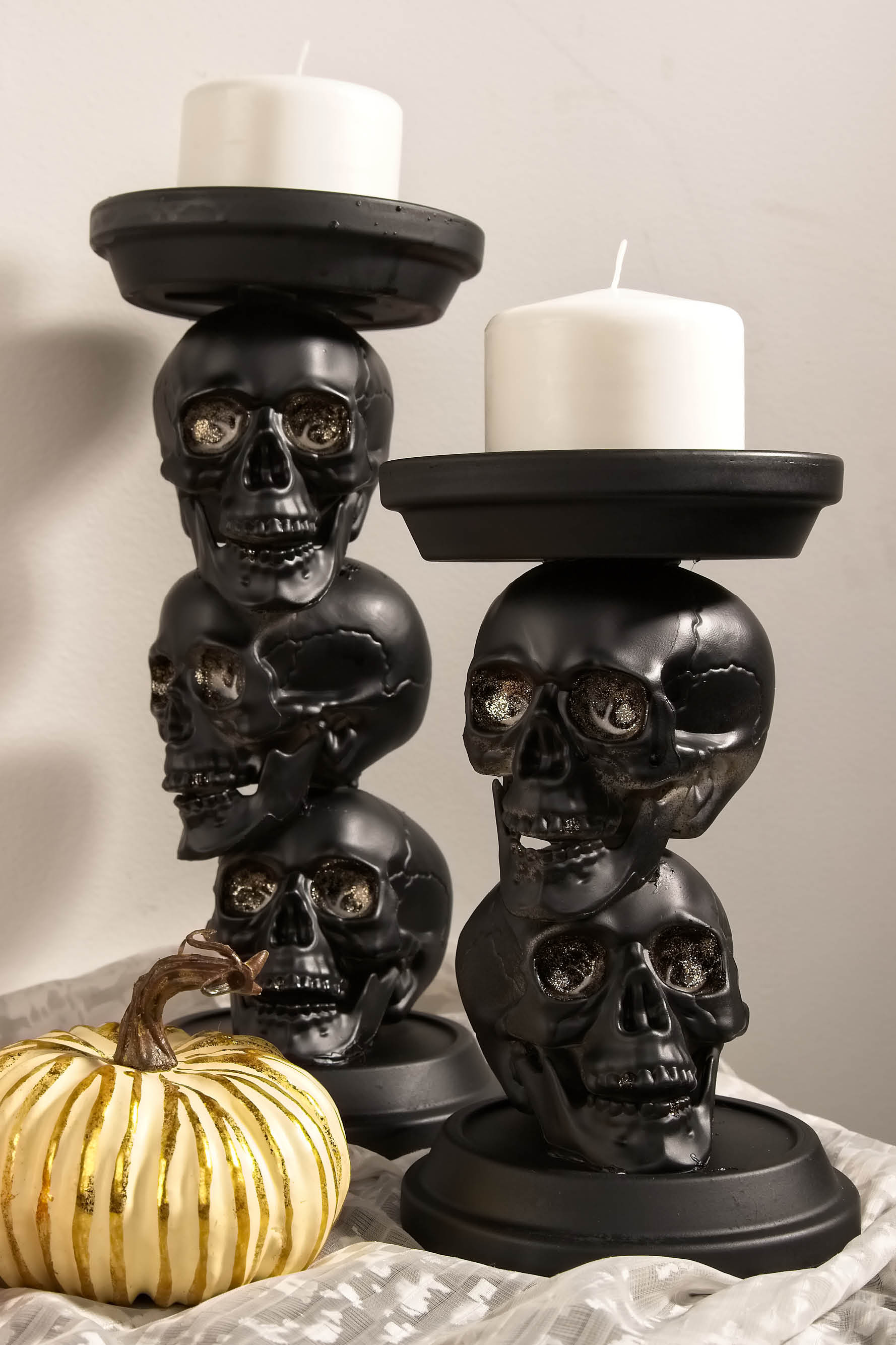 diy-halloween-decor-skulls