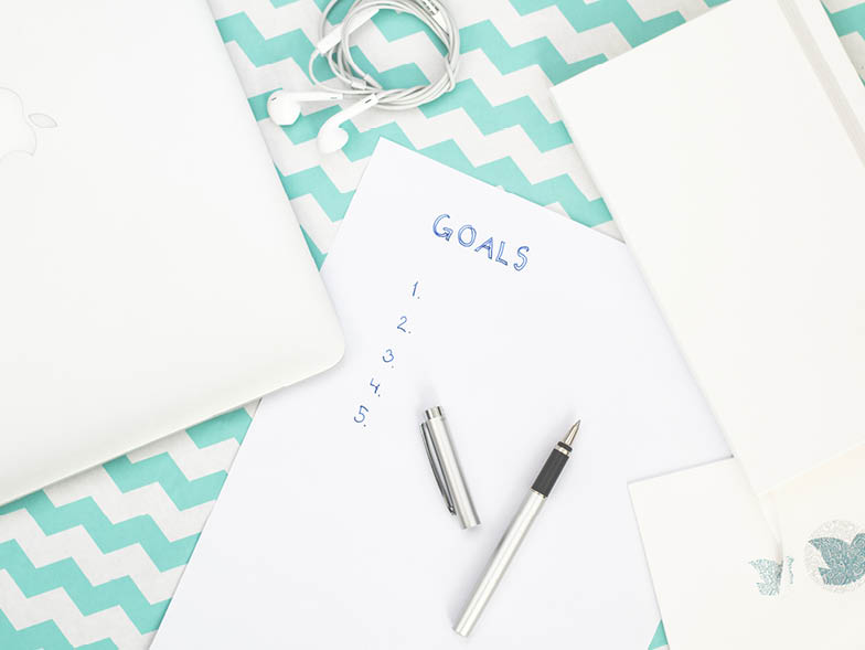 goals list with pen