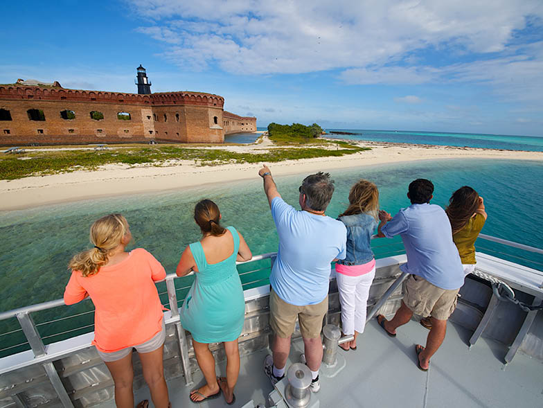 dry-tortugas-tour-group