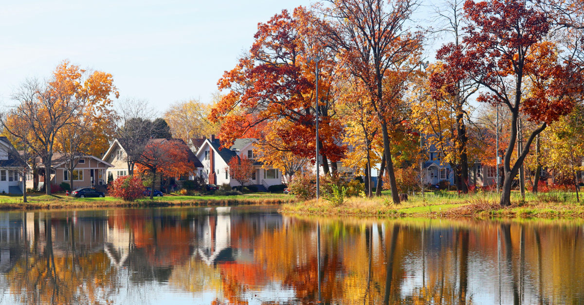 The Perks of Buying a Waterfront Property in Fall