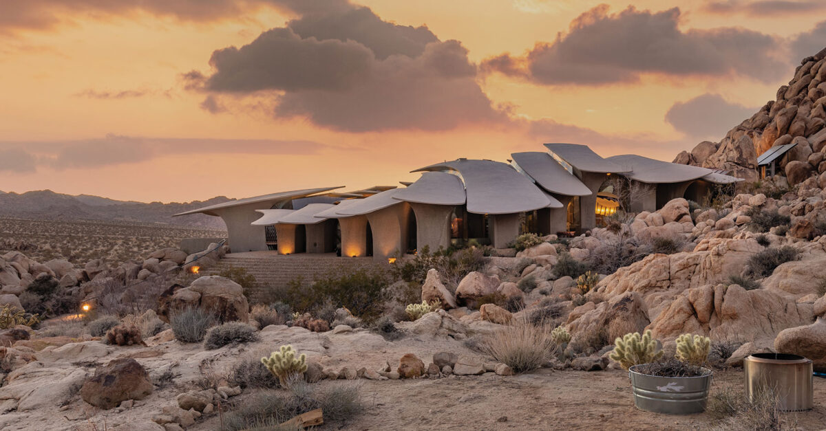 Architectural Improvisation In the Dessert - American Lifestyle