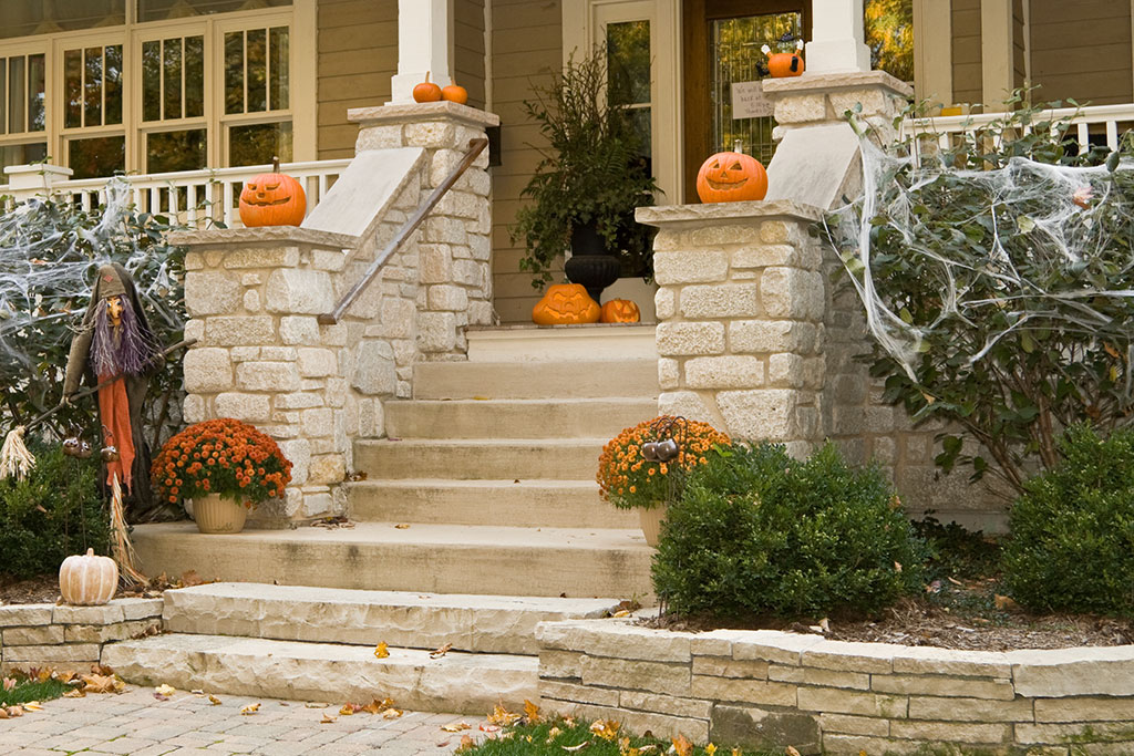 Fall porch decor